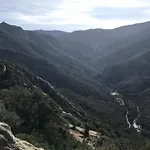L'abri La Vall Bed & Breakfast