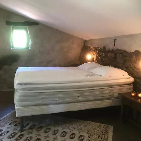 L'abri La Vall Bed & Breakfast