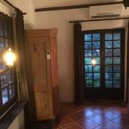 L'abri La Vall Bed & Breakfast