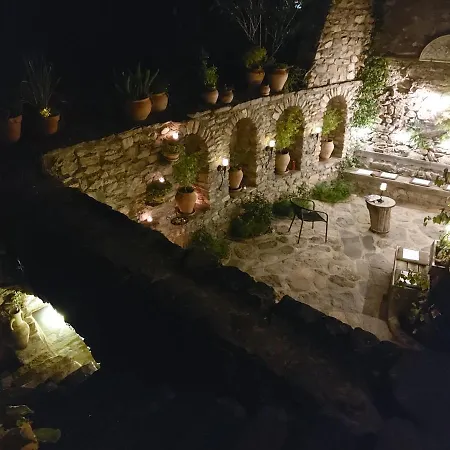 L'abri La Vall Bed & Breakfast *