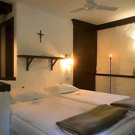 L'abri La Vall Bed & Breakfast *
