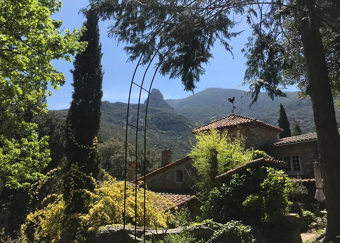Oda ve Kahvaltı L'abri La Vall Sorède